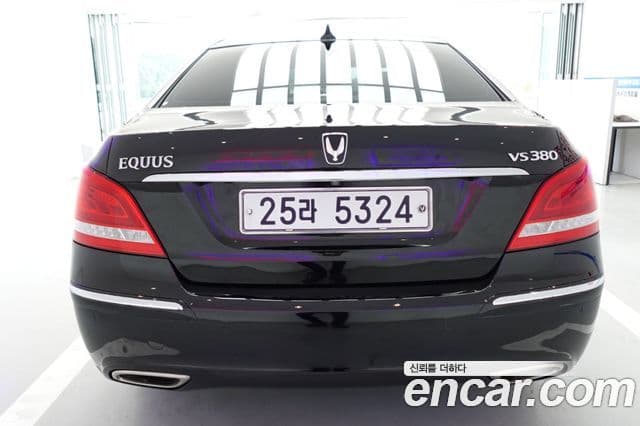 Hyundai Equus