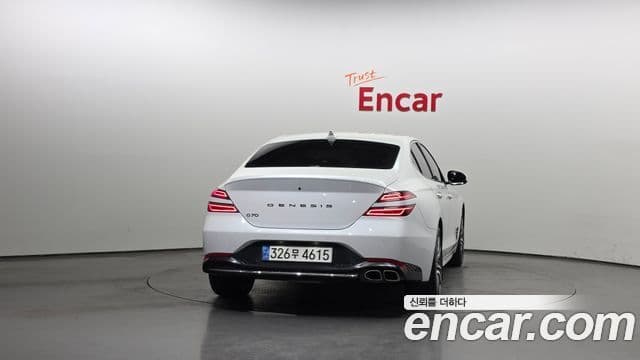 Genesis G70