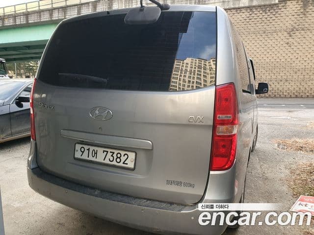 Hyundai Starex