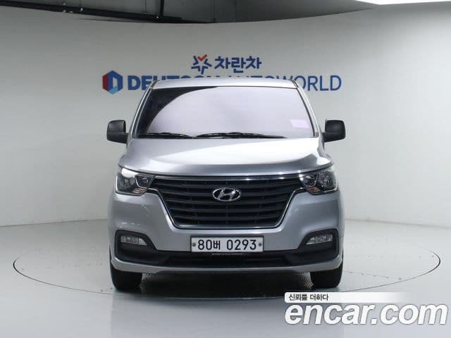 Hyundai Starex
