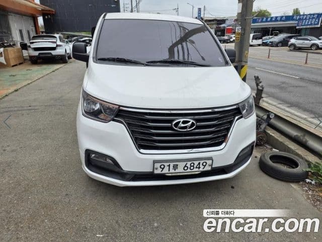 Hyundai Starex