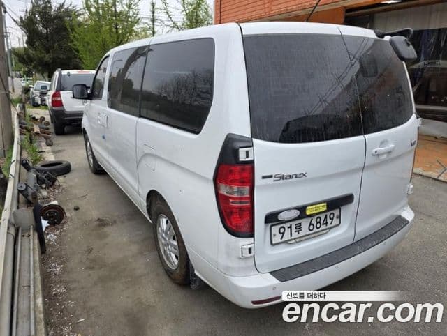Hyundai Starex