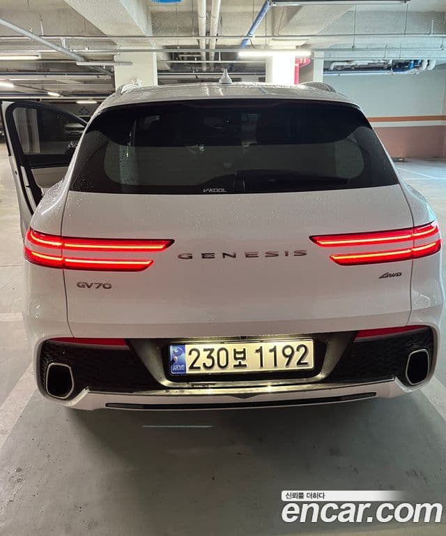 Genesis GV70