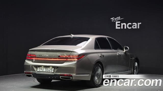 Genesis G90