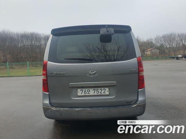 Hyundai Starex