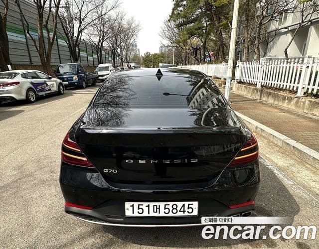 Genesis G70