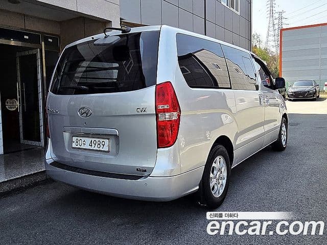 Hyundai Starex