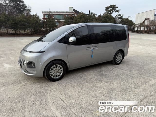 Hyundai Staria