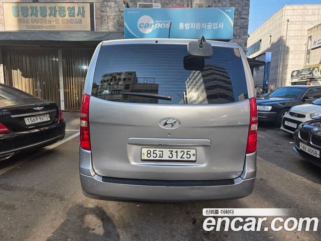 Hyundai Starex