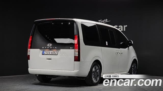 Hyundai Staria