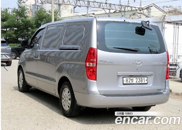Hyundai Starex