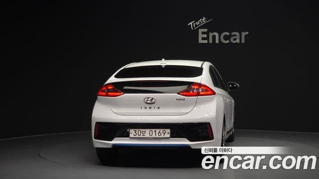 Hyundai Ioniq