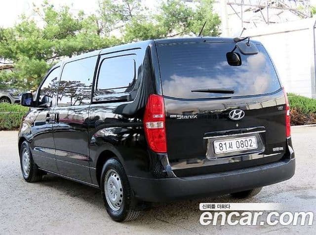 Hyundai Starex