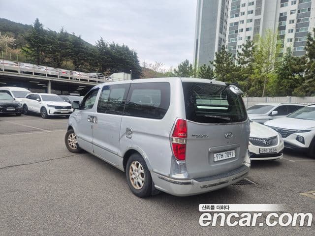 Hyundai Starex