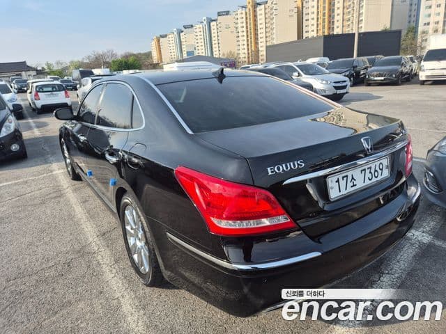 Hyundai Equus