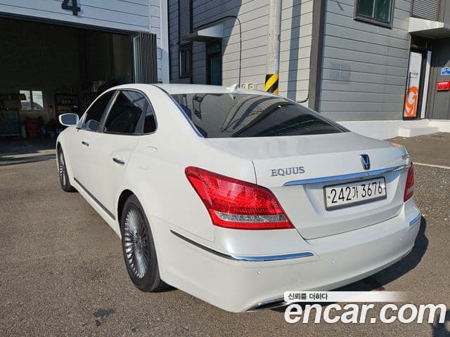 Hyundai Equus