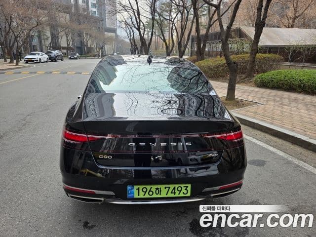 Genesis G90