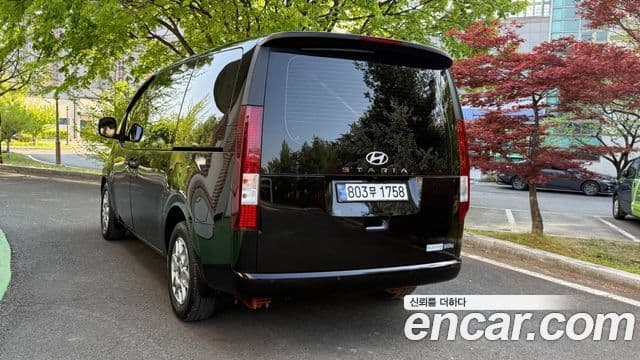 Hyundai Staria