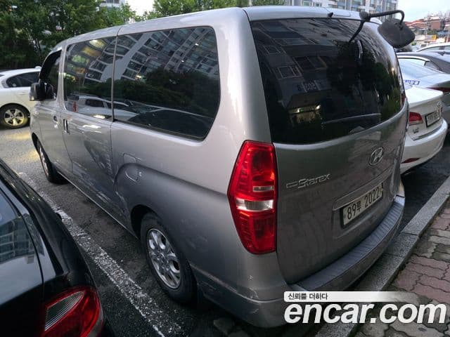 Hyundai Starex