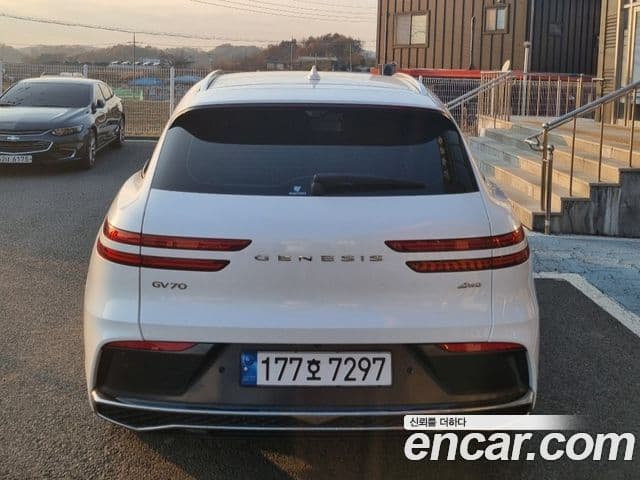 Genesis GV70