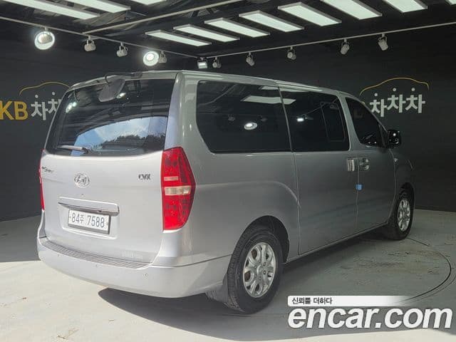 Hyundai Starex
