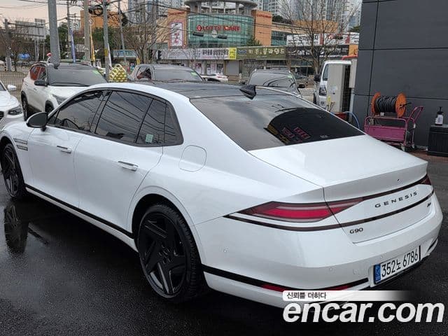 Genesis G90