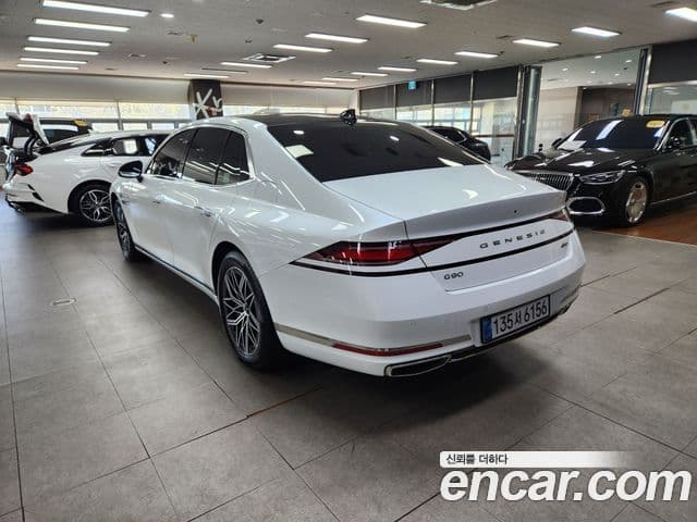 Genesis G90