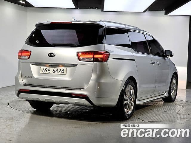 Kia Canival