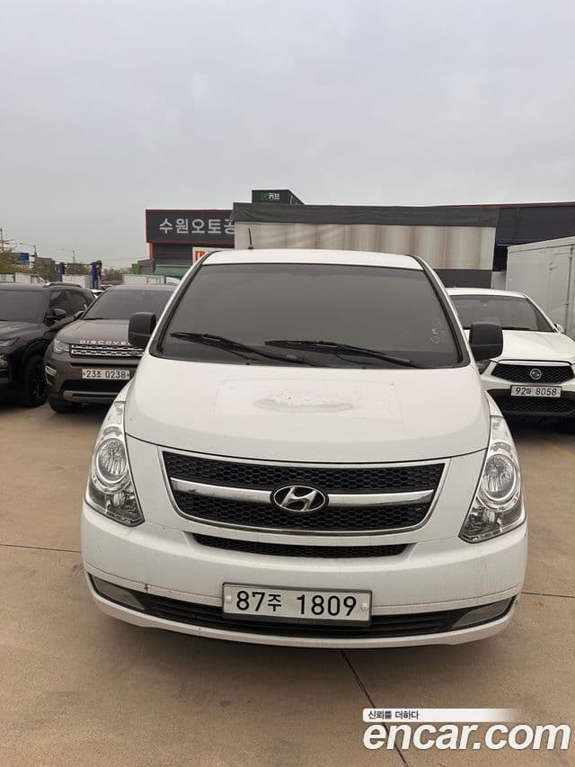 Hyundai Starex