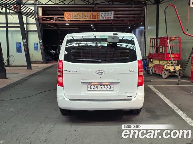 Hyundai Starex