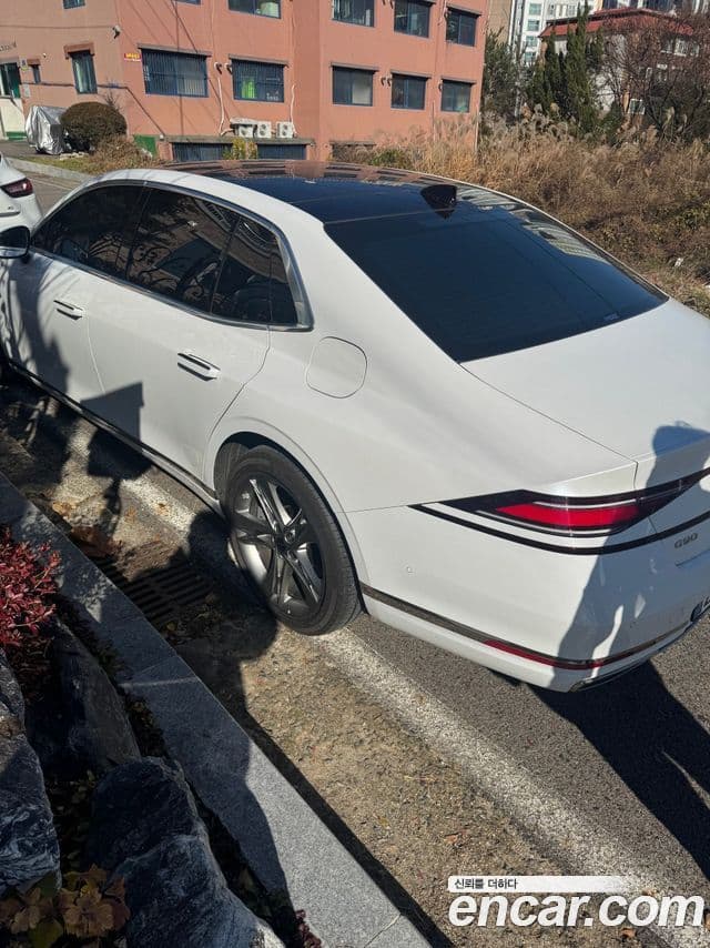 Genesis G90