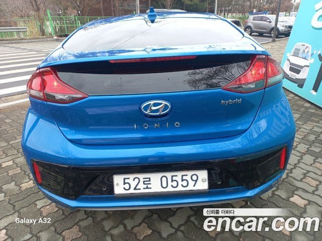 Hyundai Ioniq