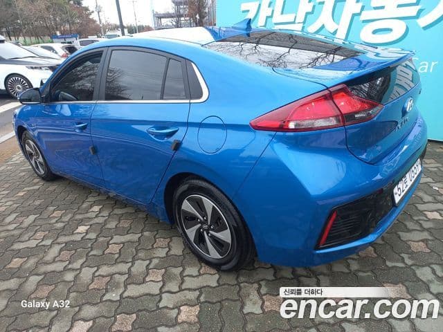 Hyundai Ioniq