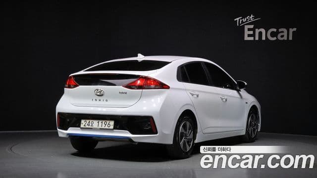 Hyundai Ioniq