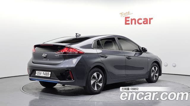 Hyundai Ioniq
