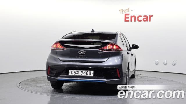 Hyundai Ioniq