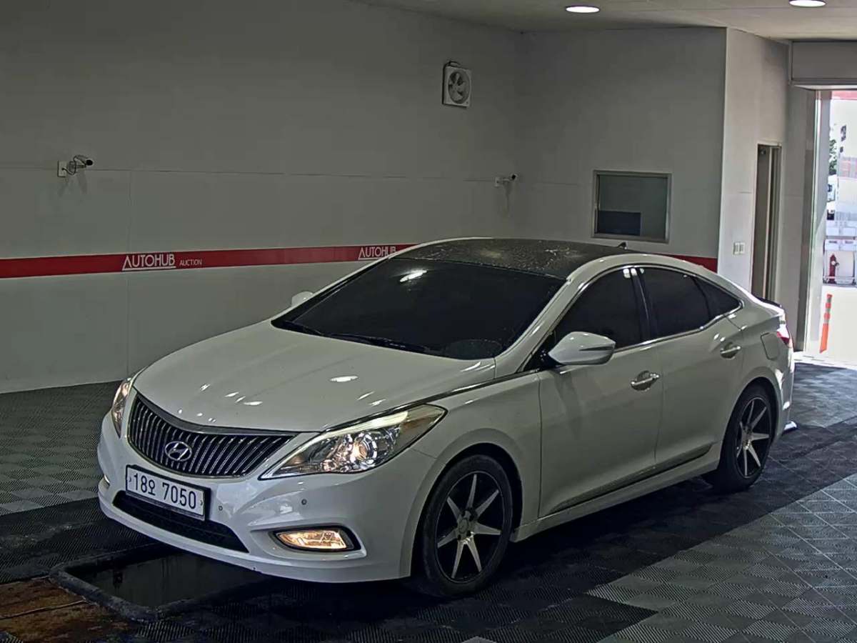 HYUNDAI GRANDEUR HG HG 240 MODERN