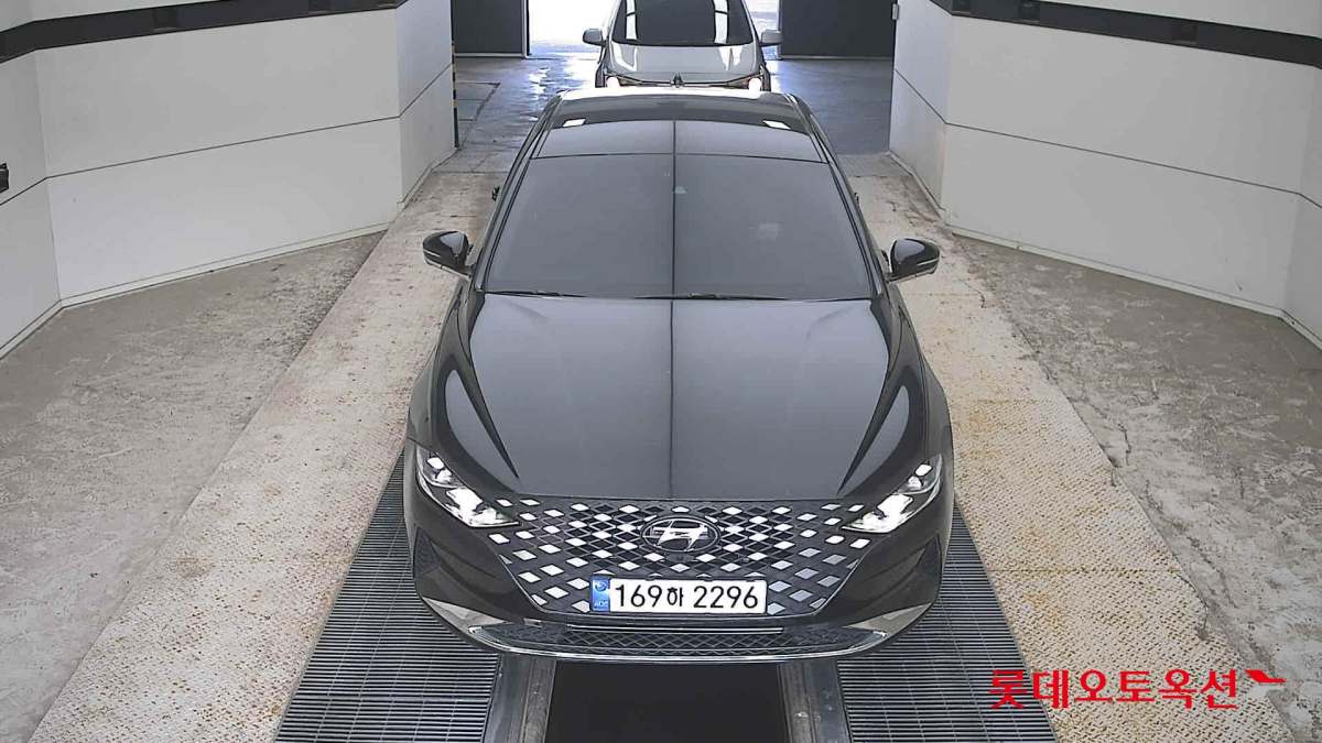 THE NEW GRANDEUR (G) 3.3 Exclusive